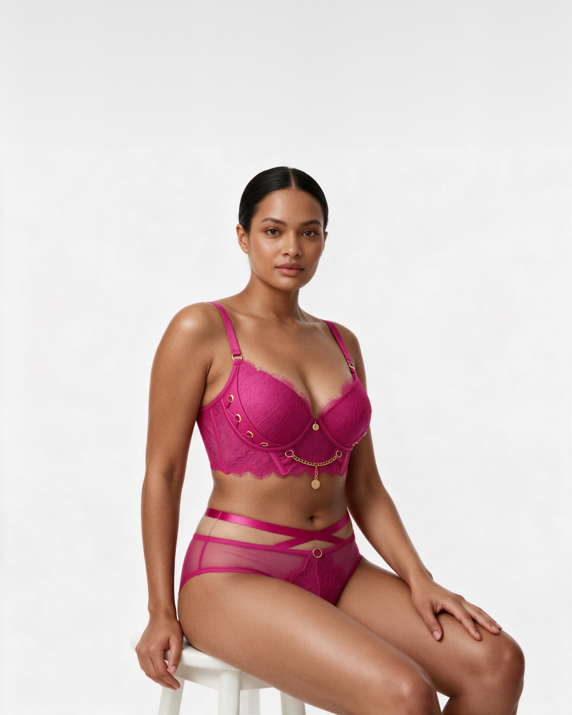 Modèle en ensemble de dentelle fuchsia